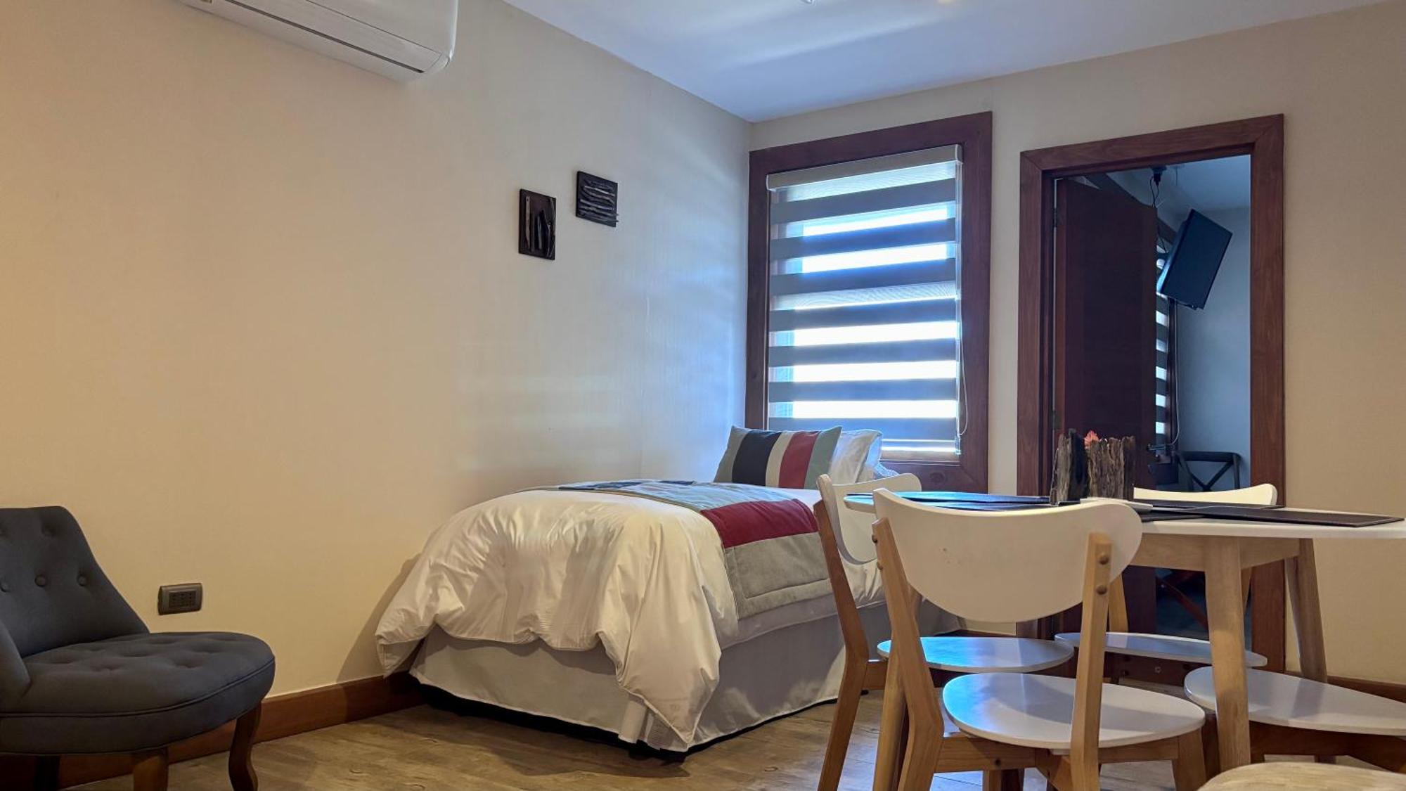 Entre Cumbres Hotel&Apart Hotel Coyhaique Bagian luar foto