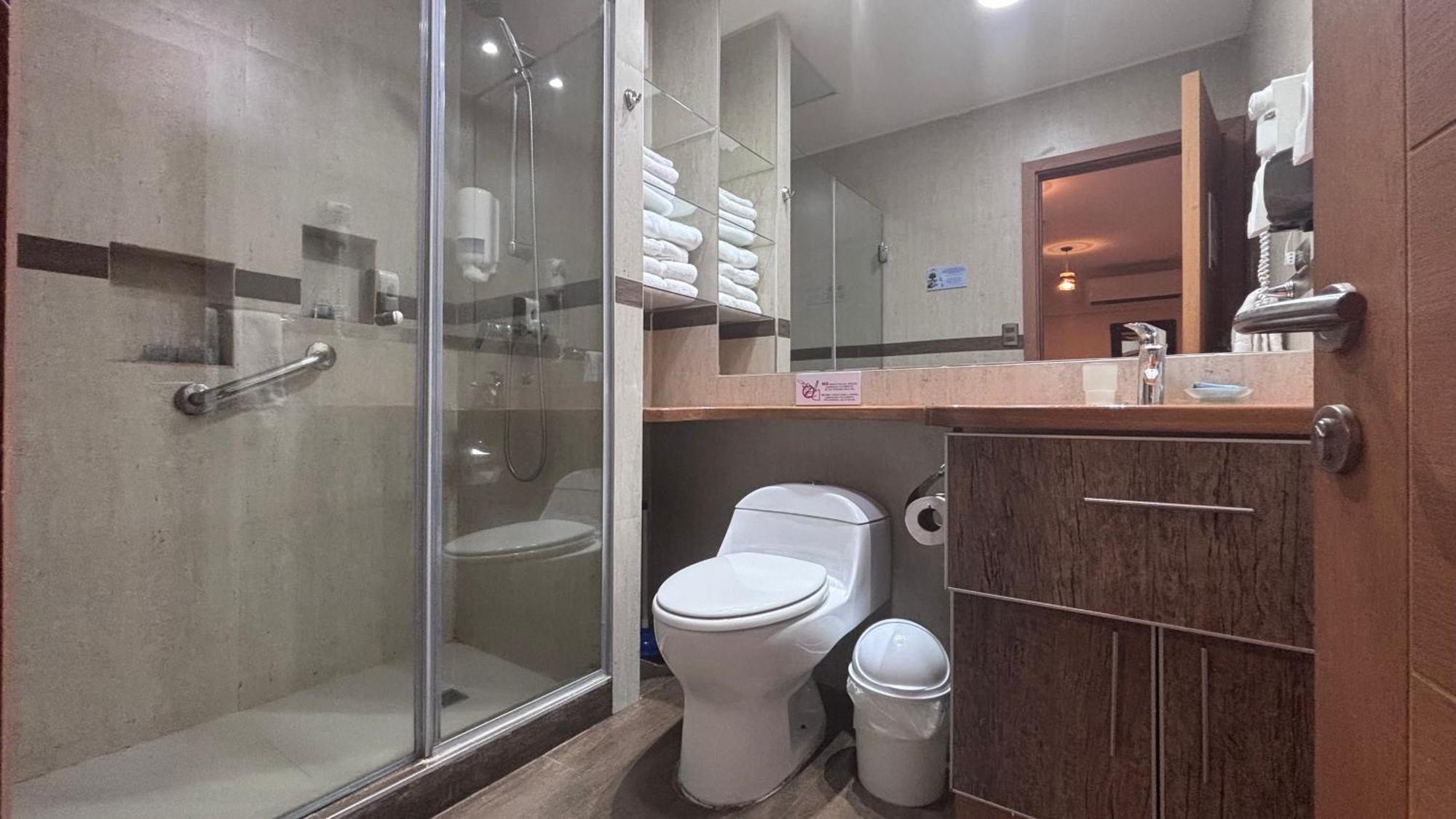 Entre Cumbres Hotel&Apart Hotel Coyhaique Bagian luar foto