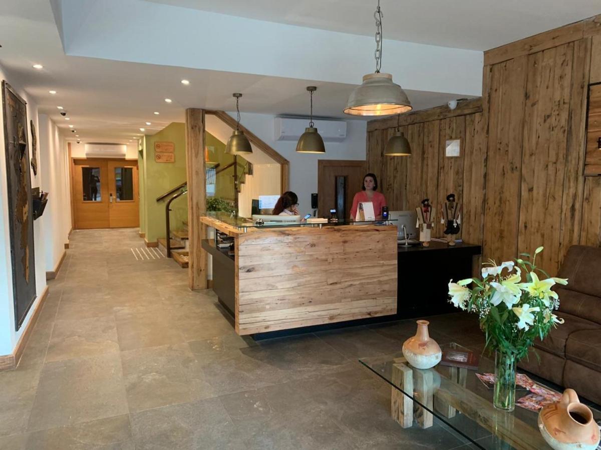 Entre Cumbres Hotel&Apart Hotel Coyhaique Bagian luar foto